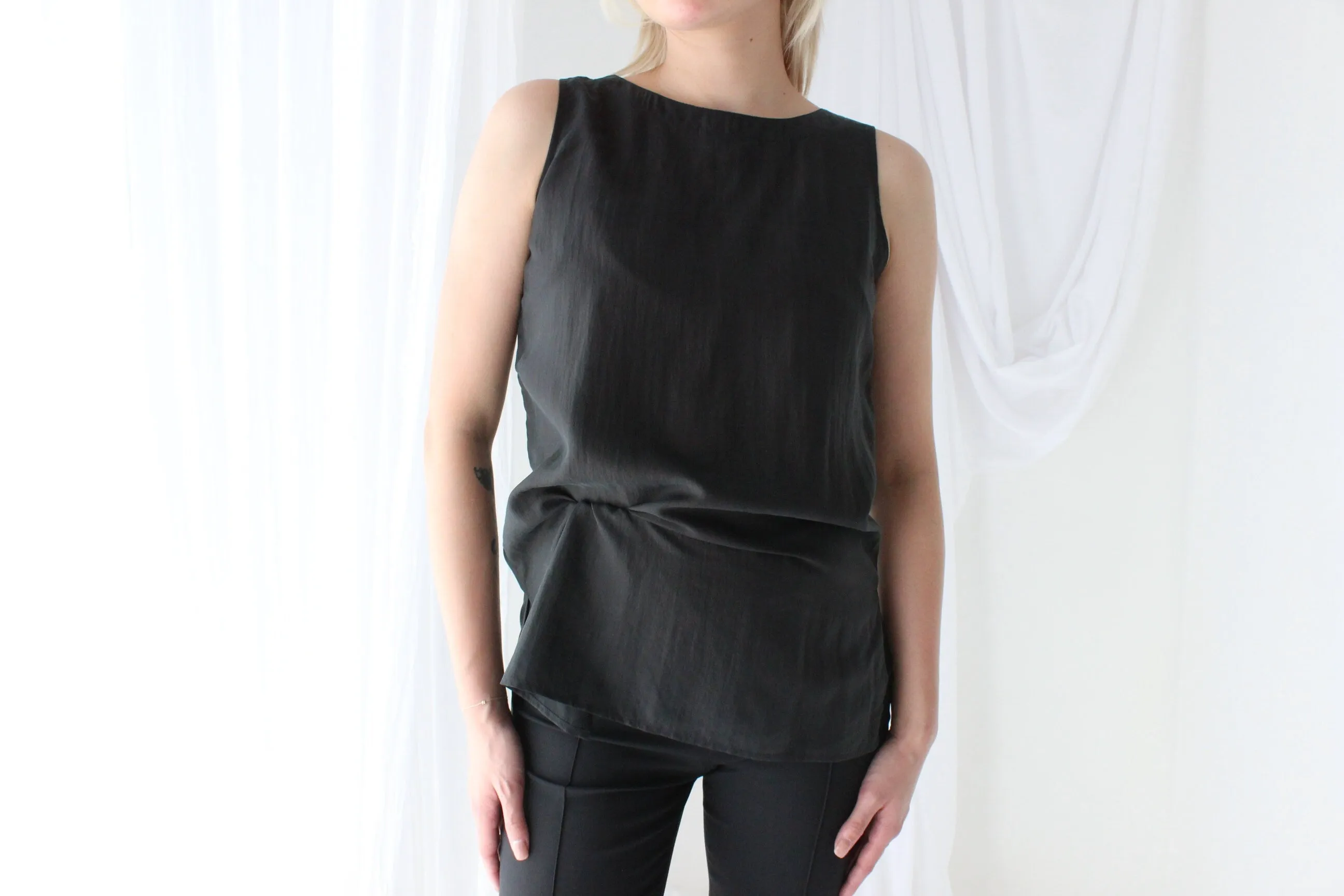 90s Pure Silk Sleeveless Tank Top in Matte Black