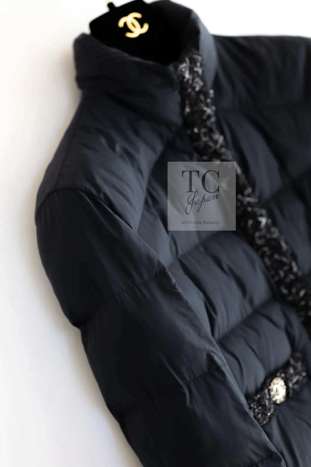 CHANEL 18A Black Metallic Trim Puffer Jacket Coat 34 シャネル ブラック メタリック トリム ココボタン 中綿ダウン ジャケット コート 即発