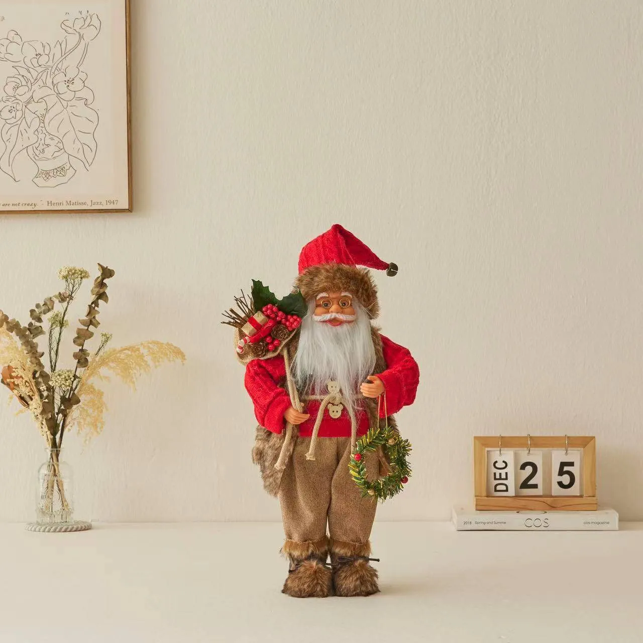 Charming Santa Claus Ornament - Festive Holiday Decor