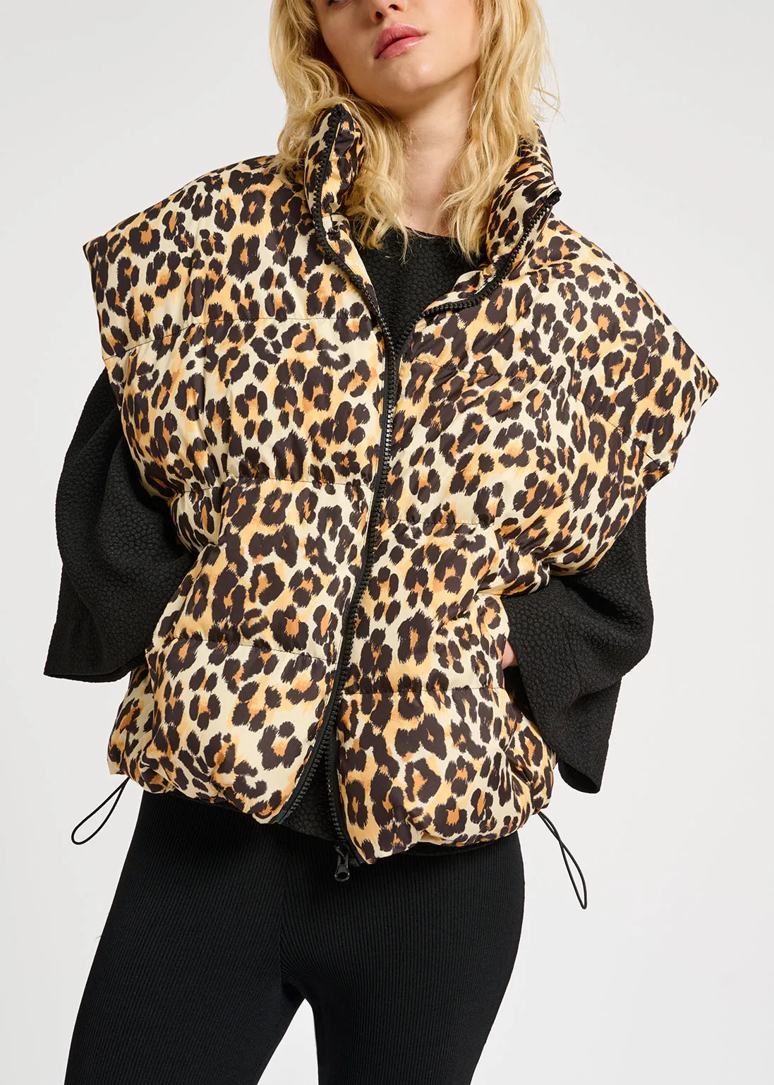 Leopard-print puffer vest