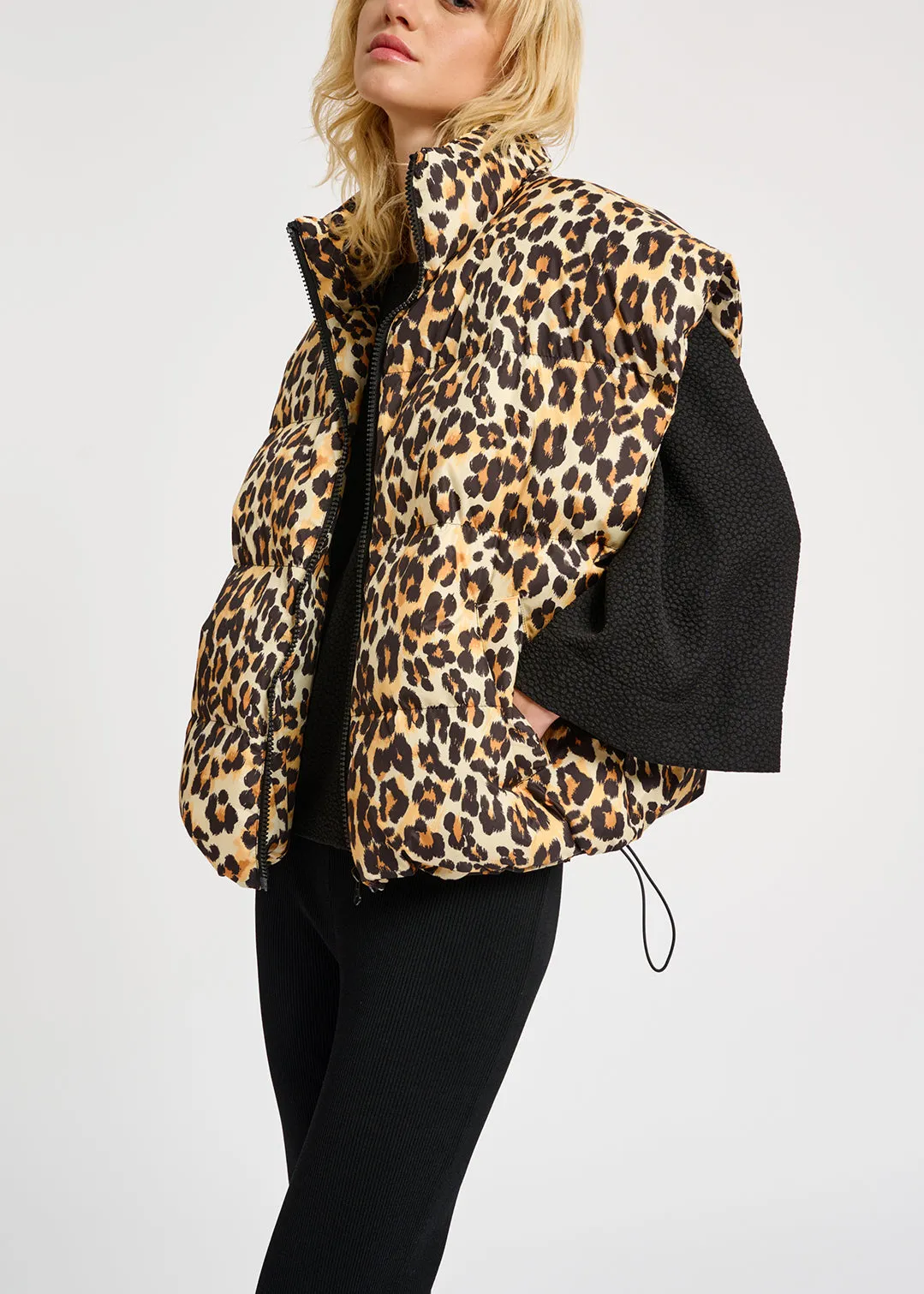 Leopard-print puffer vest