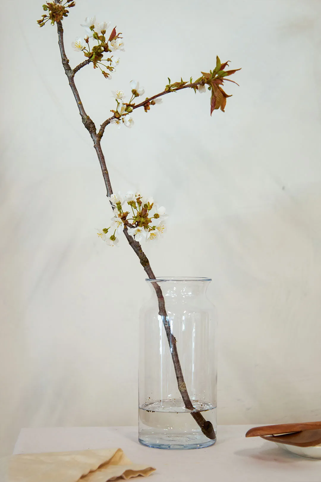 MODERN GLASS VASE