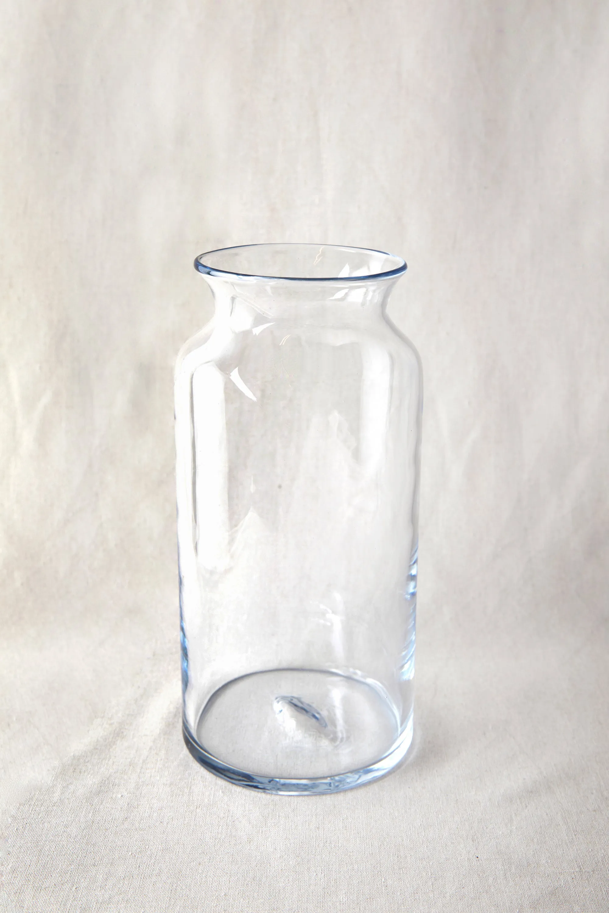 MODERN GLASS VASE